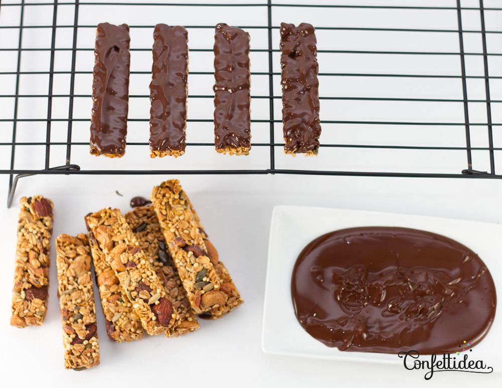 A Healthy Way to Make Granola Bars