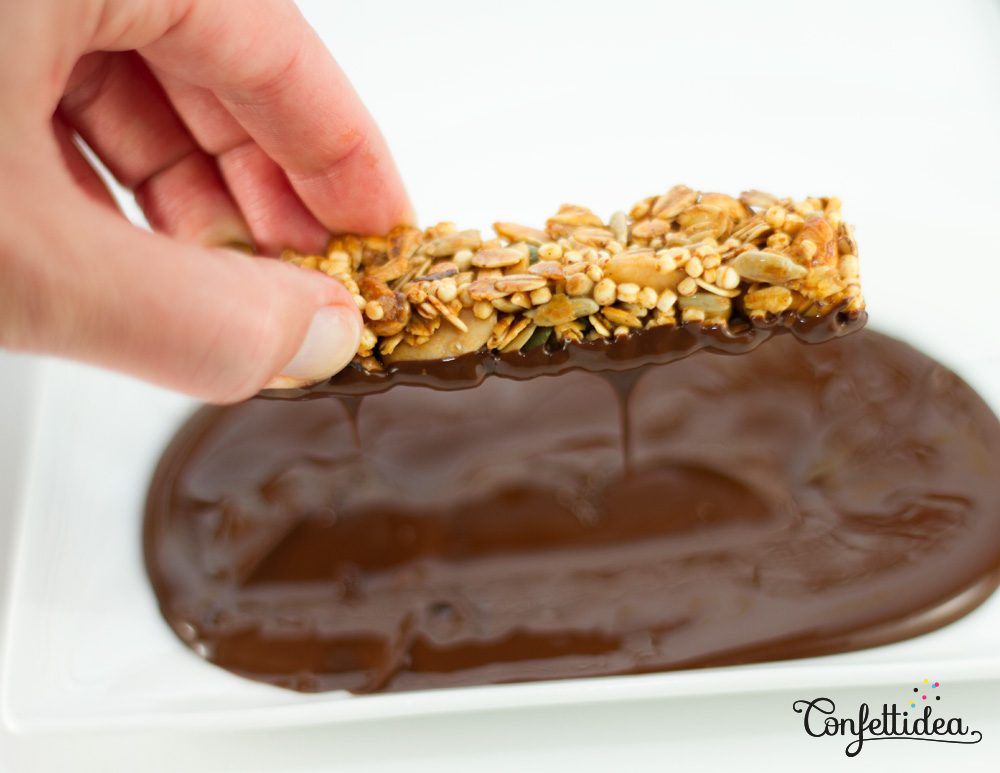 A Healthy Way to Make Granola Bars