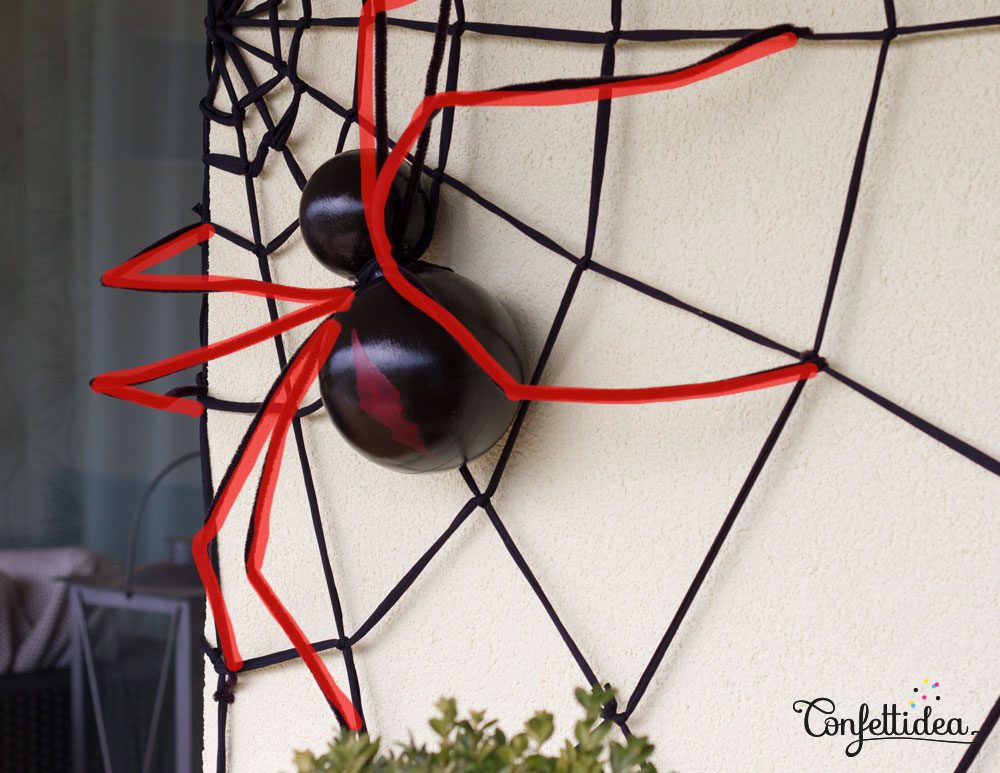 giant spider web DIY Halloween